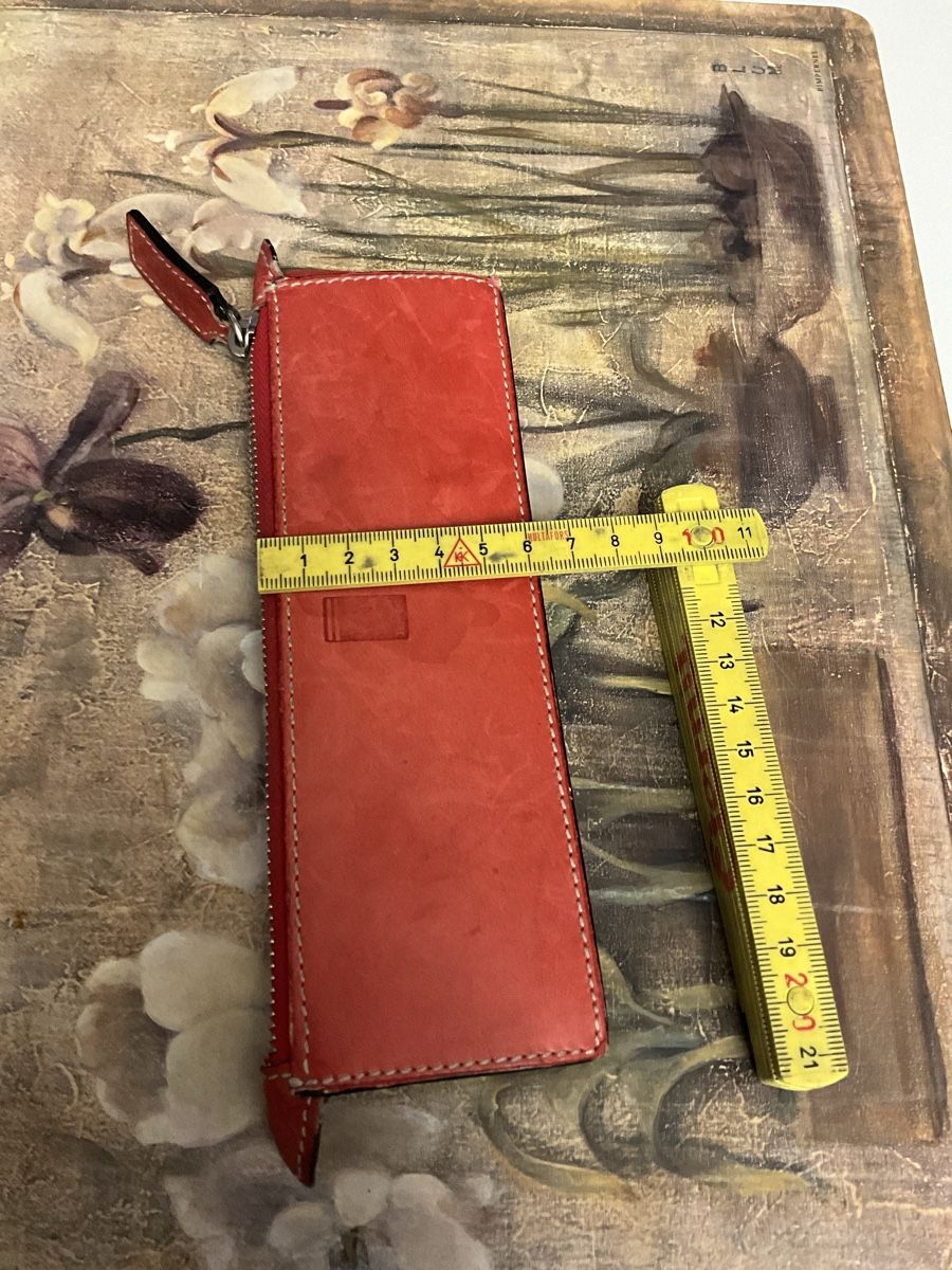 Schüler-Etuis: Elegantes, rotes Leder Etui von Ferrari – Gebraucht aus Zürich von thovala 4
