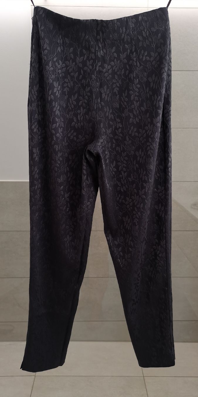 Anzüge & Kostüme: Schicker Damenanzug Gr. 40, Jacke und Hose – Gebraucht aus Itingen von schweizersternchen 4