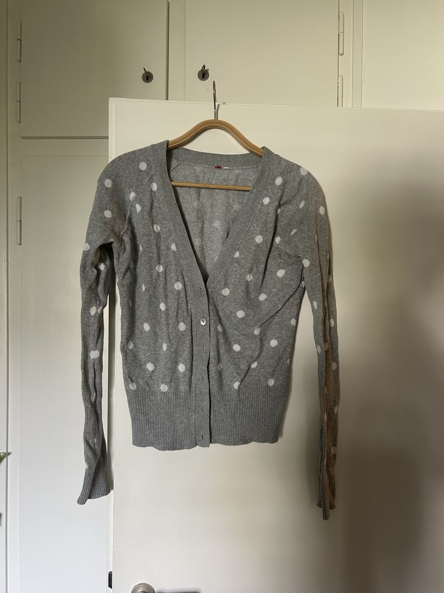 Pulls & Sweat-shirts: Grey polka dot cardigan – D'occasion à Zürich par ori_9dcy