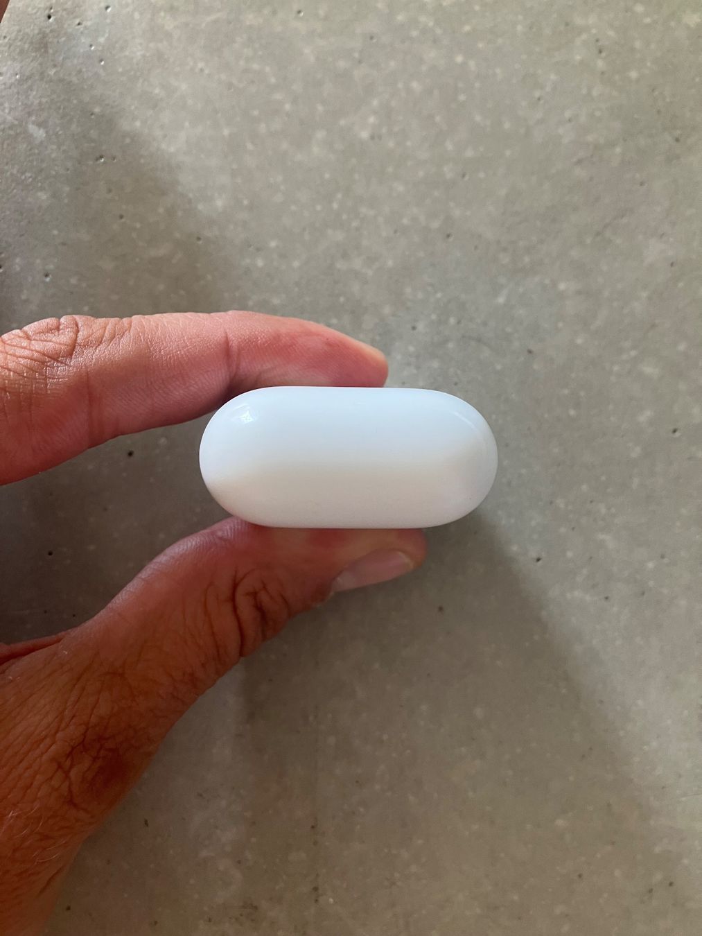 Apple Cuffie: APPLE AIRPODS Case – Usato da Lausanne venduto da mr.v 5