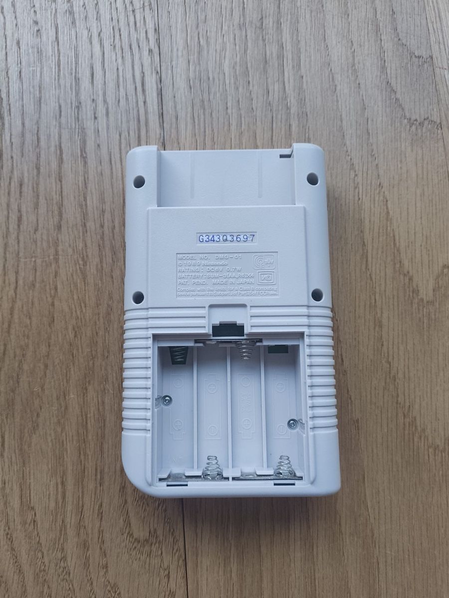 Nintendo Console: Original Nintendo Game Boy DMG-01 – Usato da Ostermundigen venduto da moniandi 3