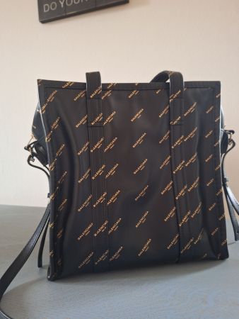 Balenciaga Logo-Tasche m/Staubbeutel und Kärtchen, neuwertig