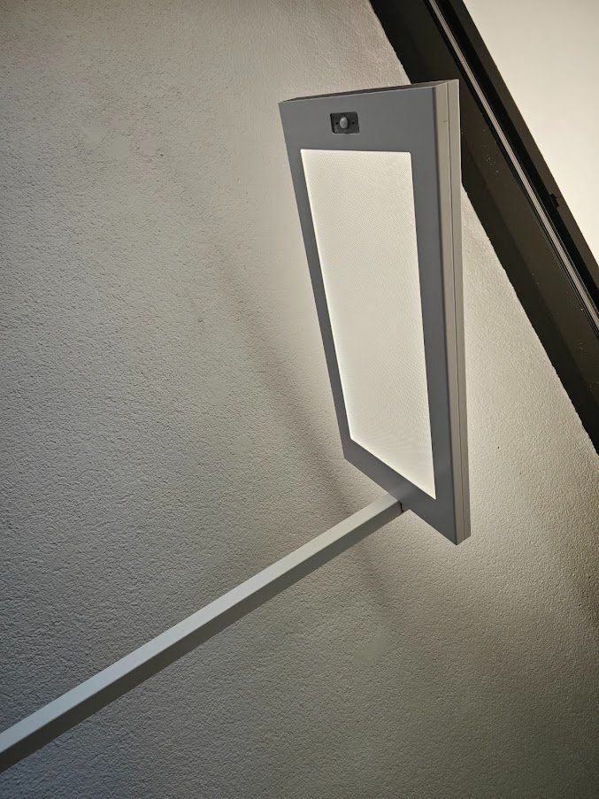 Lampade: Led Stehlampe Waldmann Bewegungssensor dimmbar Top Zustand – Usato da Toffen venduto da Immo-Erben 3