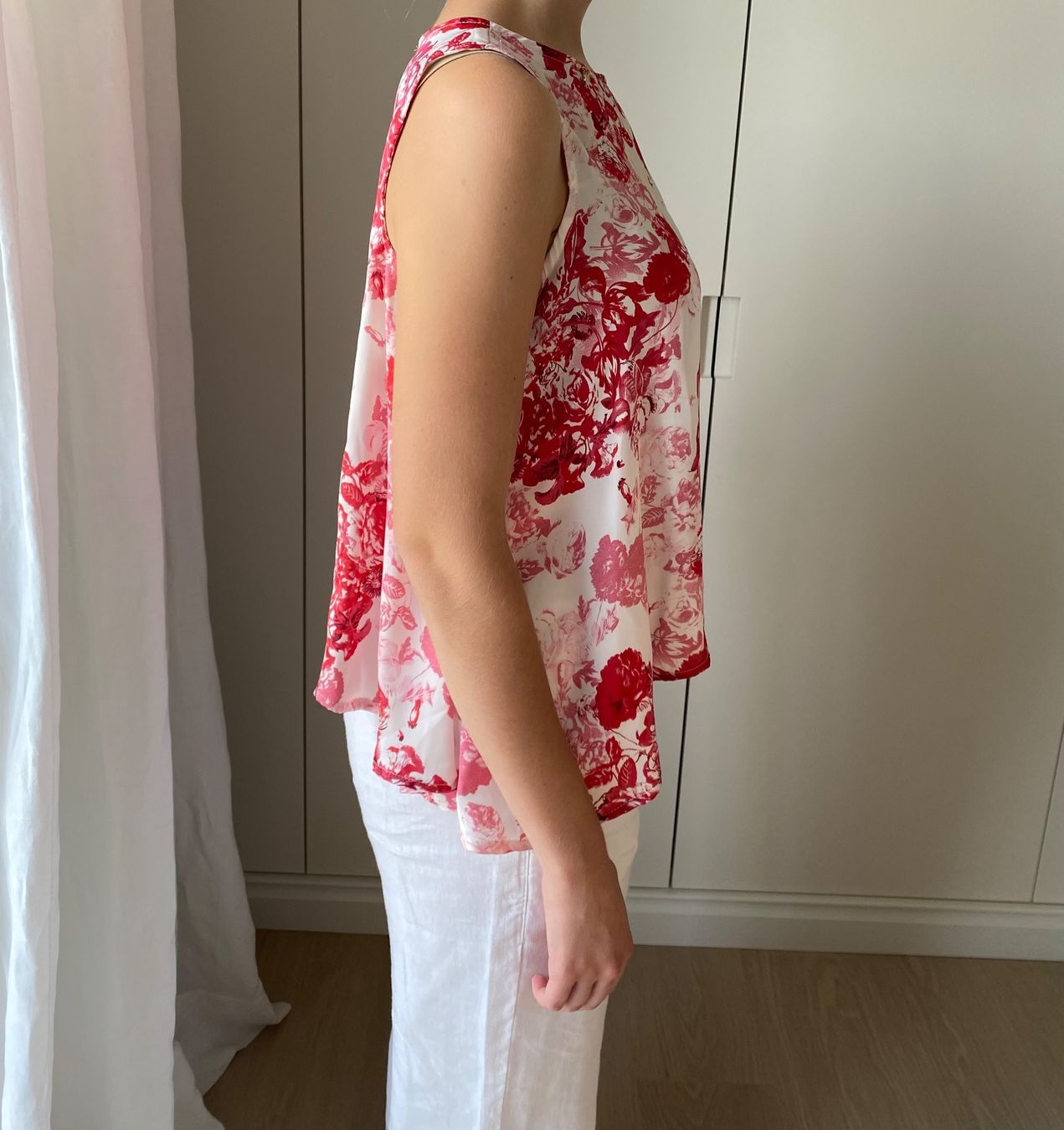 Tops: Damen Top Blumenmuster Weiss Rot – Neu (gemäss Beschreibung) aus Oberrieden von mar_8vmz 1