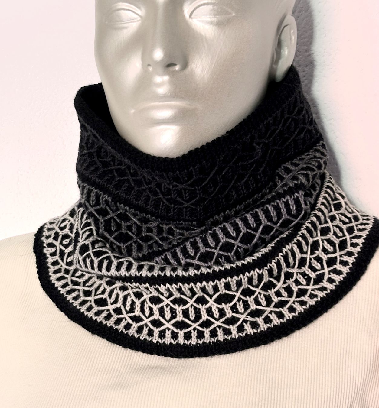 Foulard & Sciarpe: Halswärmer, Kragenschal, Loop, handgestrickt – Nuovo e nell'imballaggio originale da Fislisbach venduto da handglismet 3
