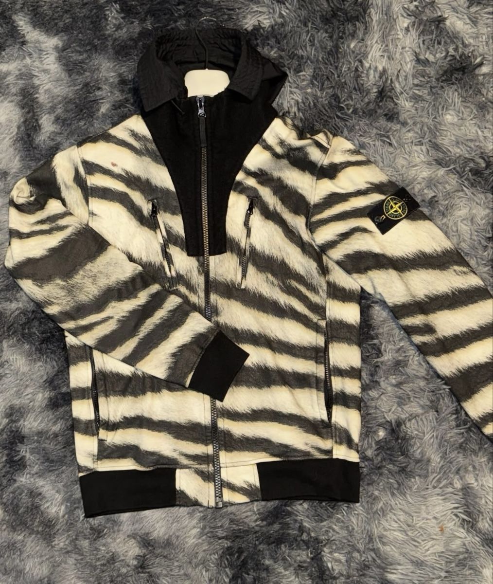 Stone Island Jacken: Stone Island Tiger Camo – Gebraucht aus Zürich von tae_6828