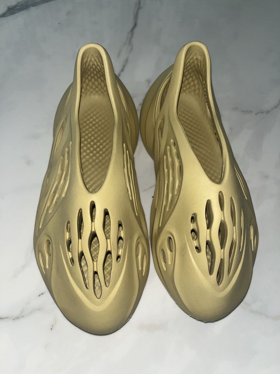 Scarpe da uomo: Yeezy Foam Runner Gr 43 - Original - Grün – Usato da Oberrohrdorf venduto da S.Marisa 1
