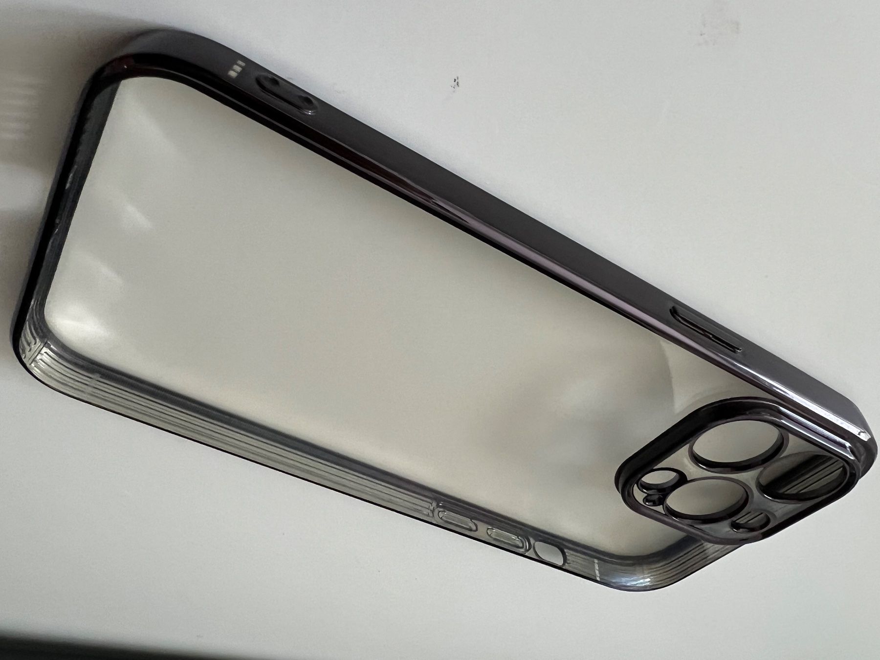 Cover & Protezioni schermo: NEUE Transparente Hülle IPhone 14 Pro Max mit schwarzem Rand – Nuovo (secondo la descrizione) da Altendorf venduto da wqv_97 5