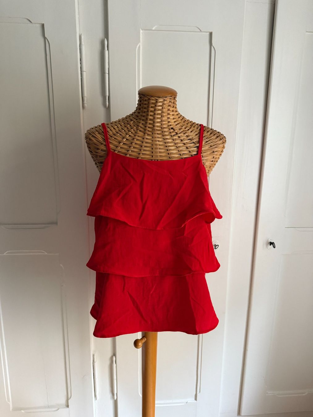 Tops: RIVER ISLAND - Volants Top rot 38 – Gebraucht aus Zürich von Diazaio