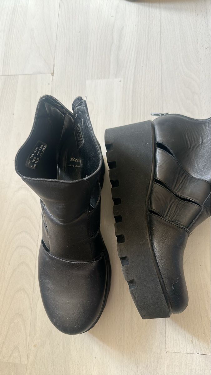 Scarpe da donna: Schwarze Bata Leder Schuhe Grösse 40 mit Reissverschluss – Nuovo (secondo la descrizione) da Gersau venduto da Second-Hand-Shop