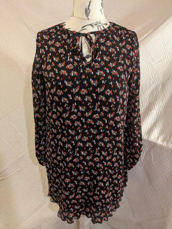 Langärmliges Kleid von Edited Grösse 36