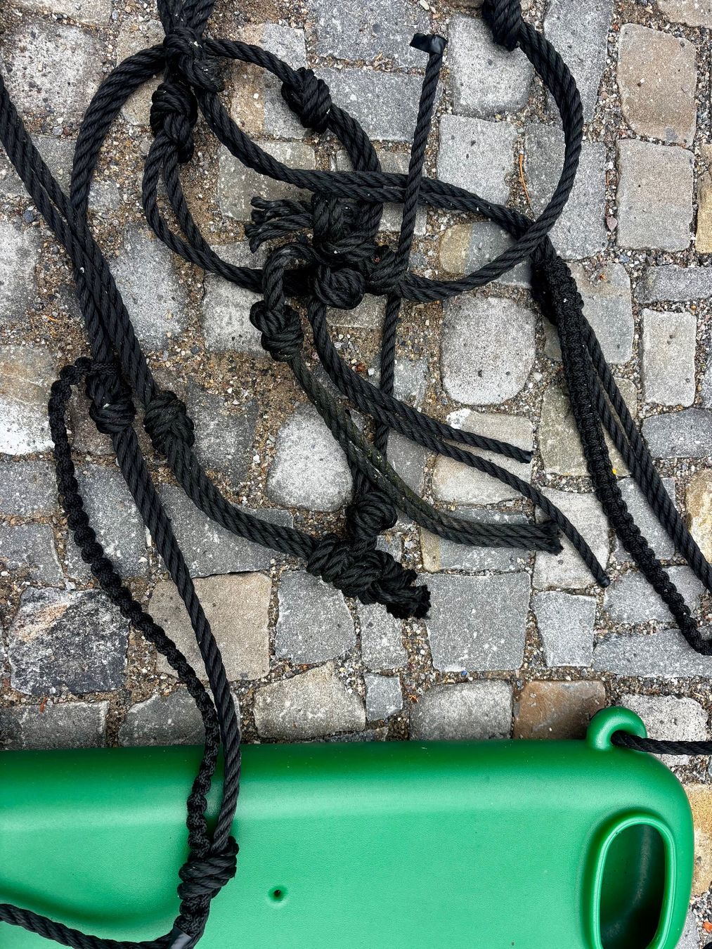 Altre altalene da giardino: Bepflanzbare grüne Schaukel Design – Usato da Zürich venduto da Letzi-Kiosk 6