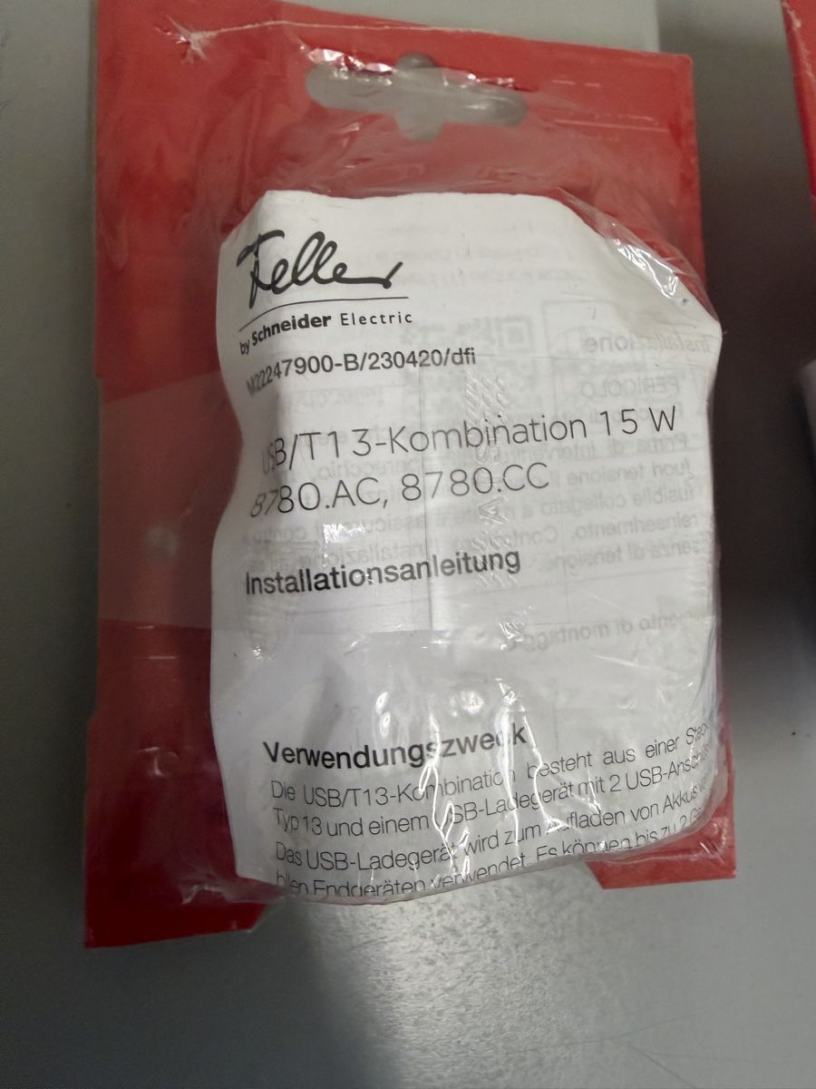 Feller Spine: Steckdose mit usb – Nuovo e nell'imballaggio originale da Zürich venduto da papaplatte 2