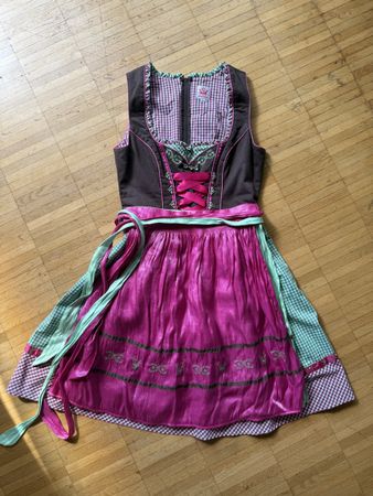 Dirndl kurz