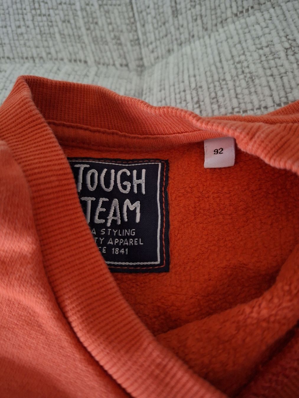 Pullover & Sweatshirts: Kind Pullover orange Grösse 92 – Neu (gemäss Beschreibung) aus Winterthur von Ausmisten2026 1