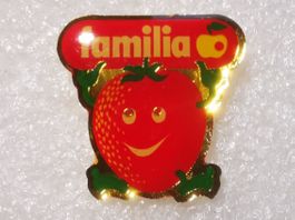 Ansteckpin 9: Familia