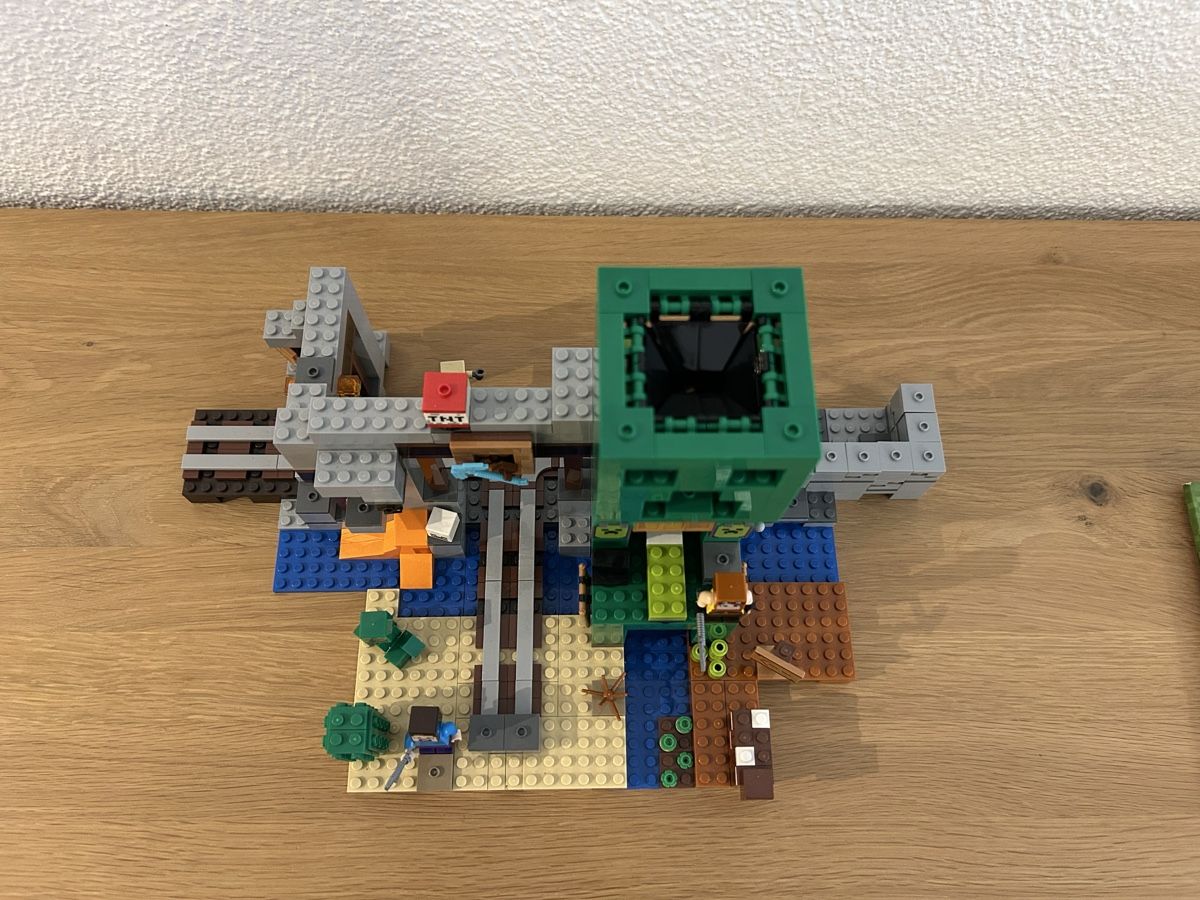 Lego Spielzeuge: Lego Minecraft  Die Creeper Mine 21155 – Gebraucht aus Naters von Gemschhtte 2