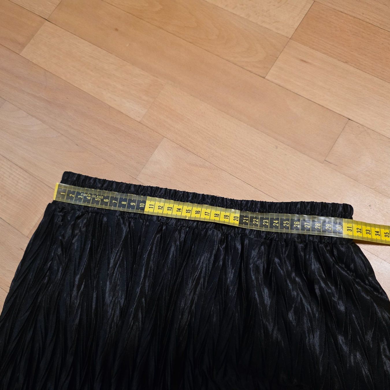 Vila Gonne: Schwarzer Vintage Style Plisseerock S/M – Usato da Wald ZH venduto da CapLux 2