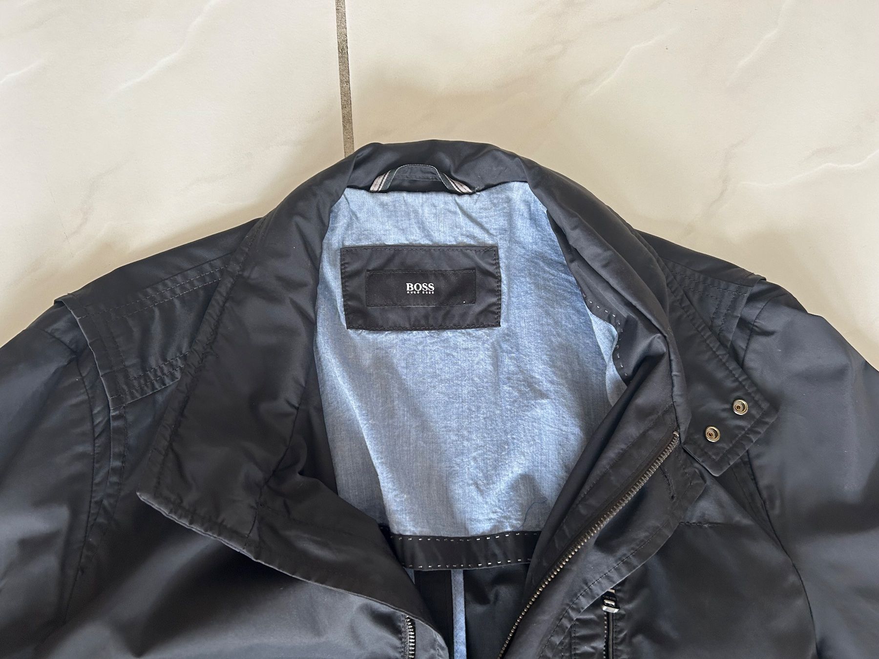 Hugo Boss Giacche: Wunderschöne Herren BOSS Uebergangsjacke – Usato da Gutenswil venduto da walker60 1