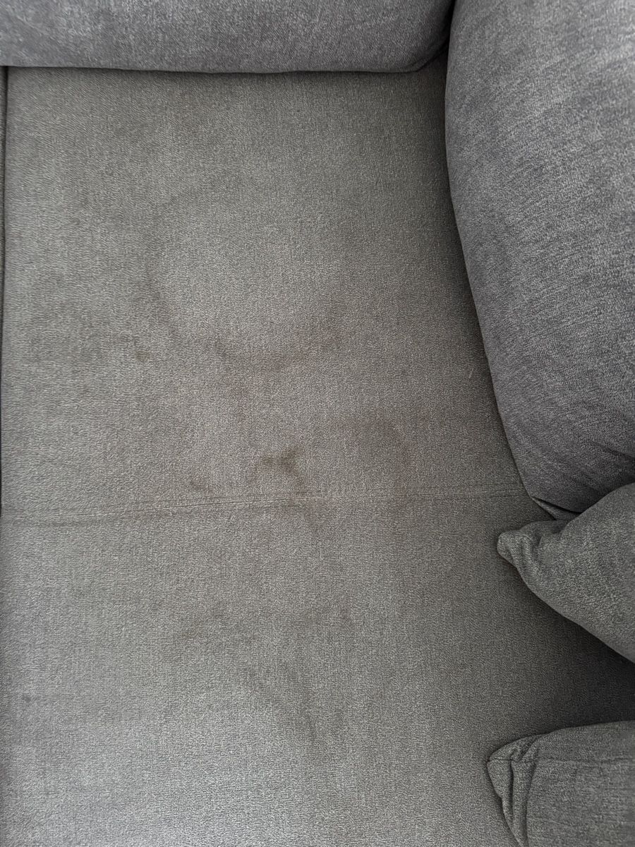 Sofas: Ecksofa grau Stoff gute Zustand mit Flecken – D'occasion à Unterseen par sol_2h6z 2
