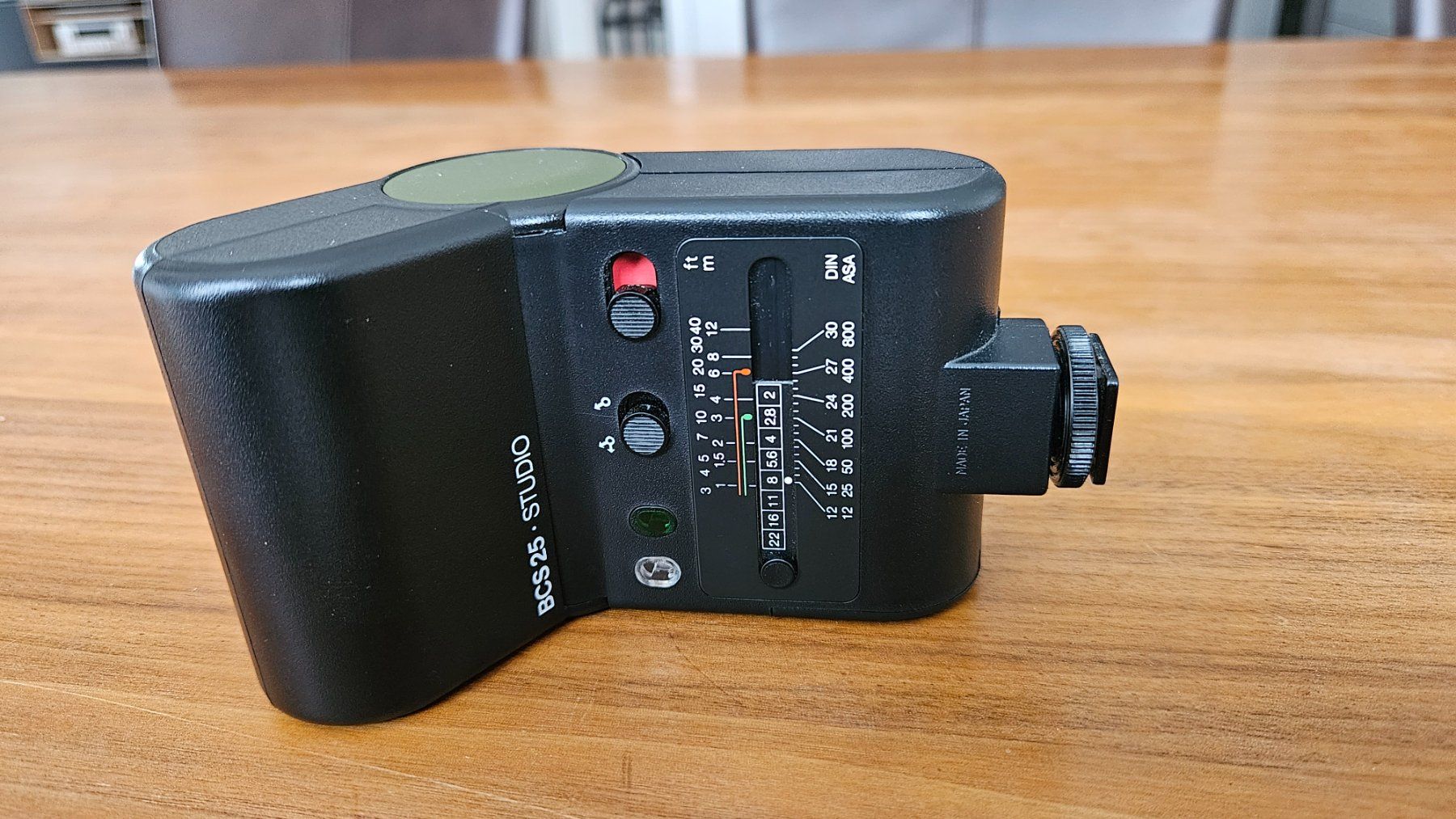 Flash: Ein Blitzlicht der Marke OSRAM – Usato da Rotkreuz venduto da Rolv.522 2
