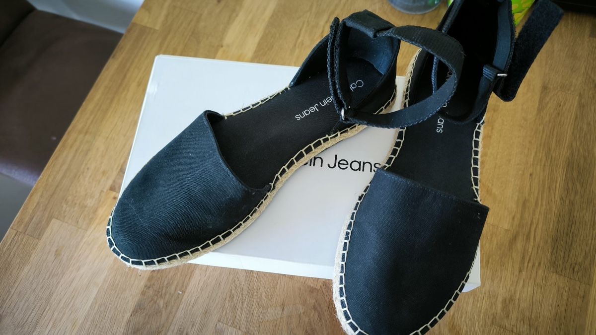Calvin Klein Scarpe da donna: Calvin Klein Sandalen – Nuovo (secondo la descrizione) da Seuzach venduto da laj_p6gj 1
