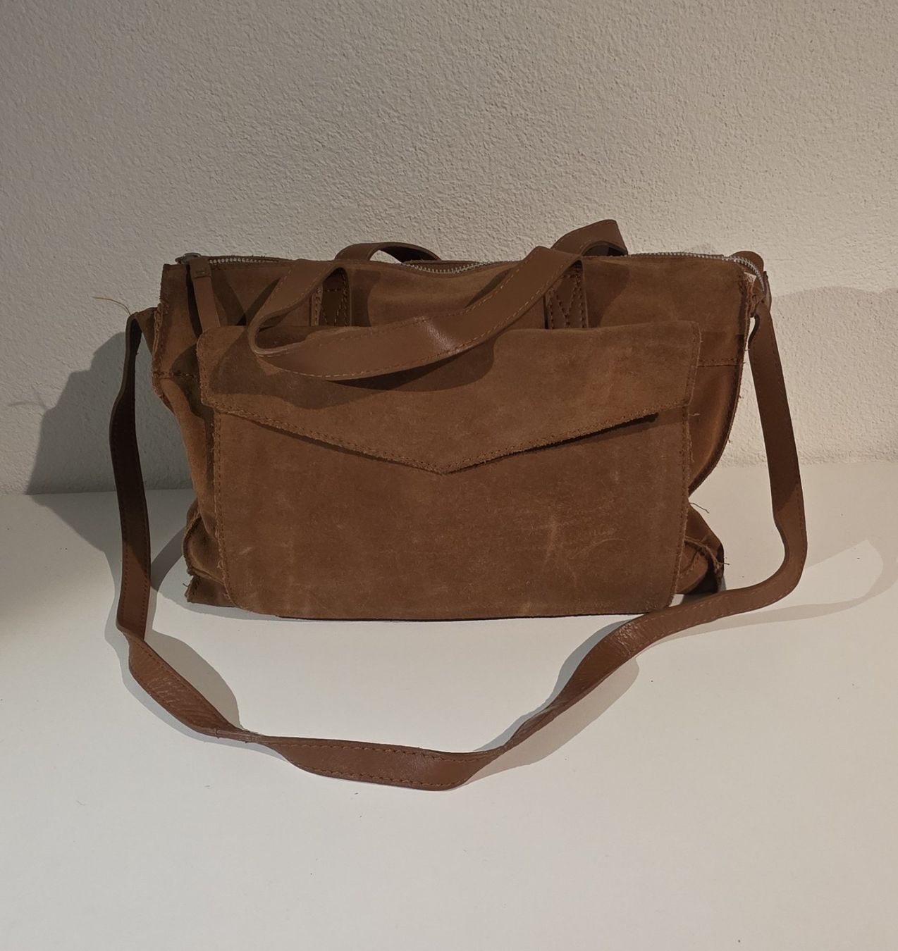 Borse da donna: Schöne Wildledertasche in Braun – Usato da Wichtrach venduto da Croianer