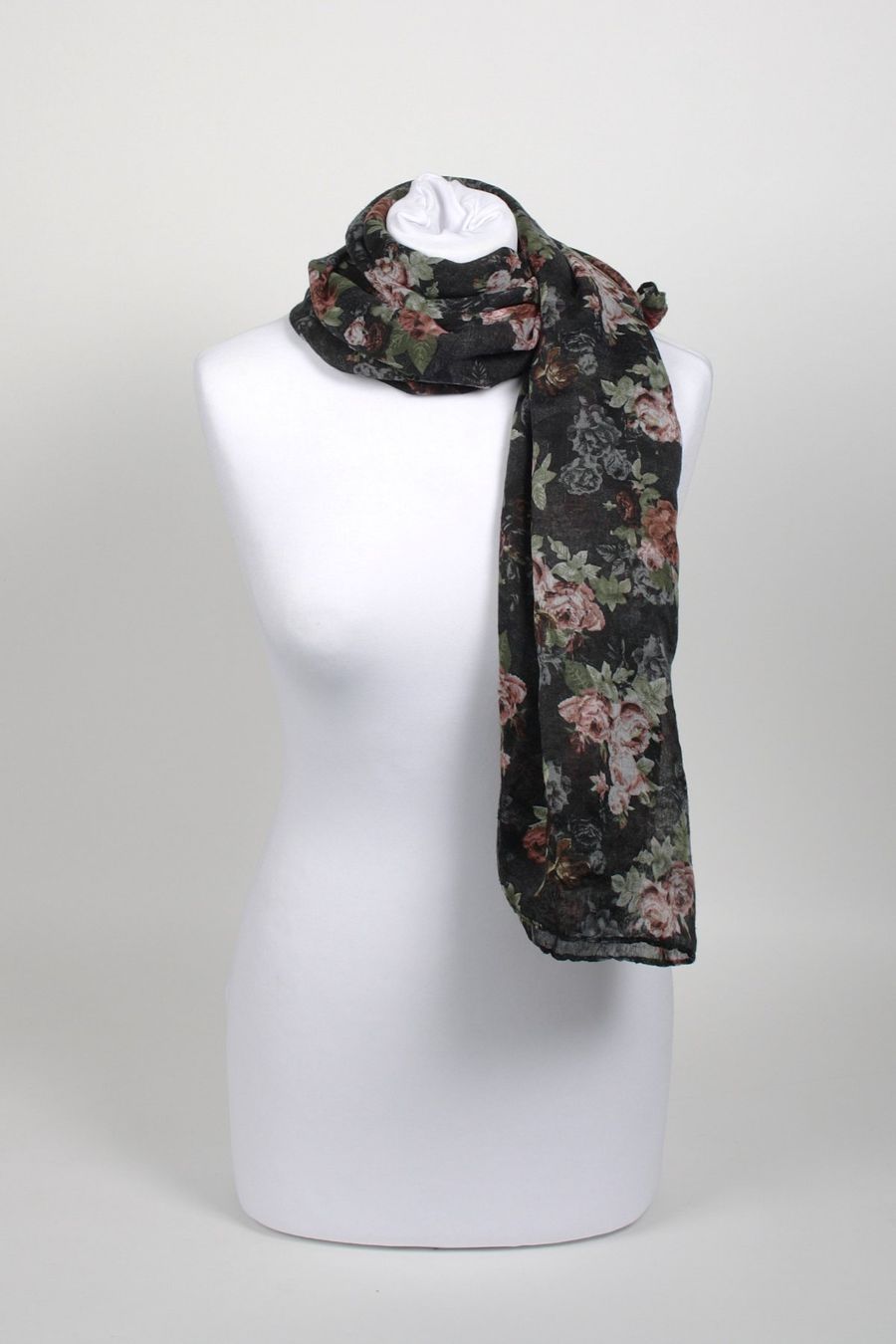 Foulards, Tücher & Schals: Schwarzer Schal mit Blumenmotiv – Gebraucht aus Zollikofen von Restwert_Zollikofen 1