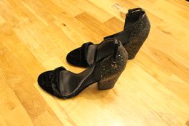 Sandales à talons, neuves, esprit soirée