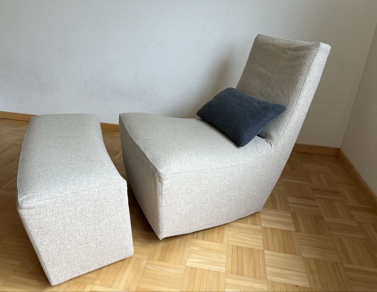 Ligne Roset Poltrone: Schaukelstuhl mit Hocker – Usato da Hirzel venduto da Sacha 1