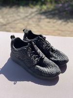 Sneaker Nike Roshe One DMB Triple Schwarz (Grösse 36.5)