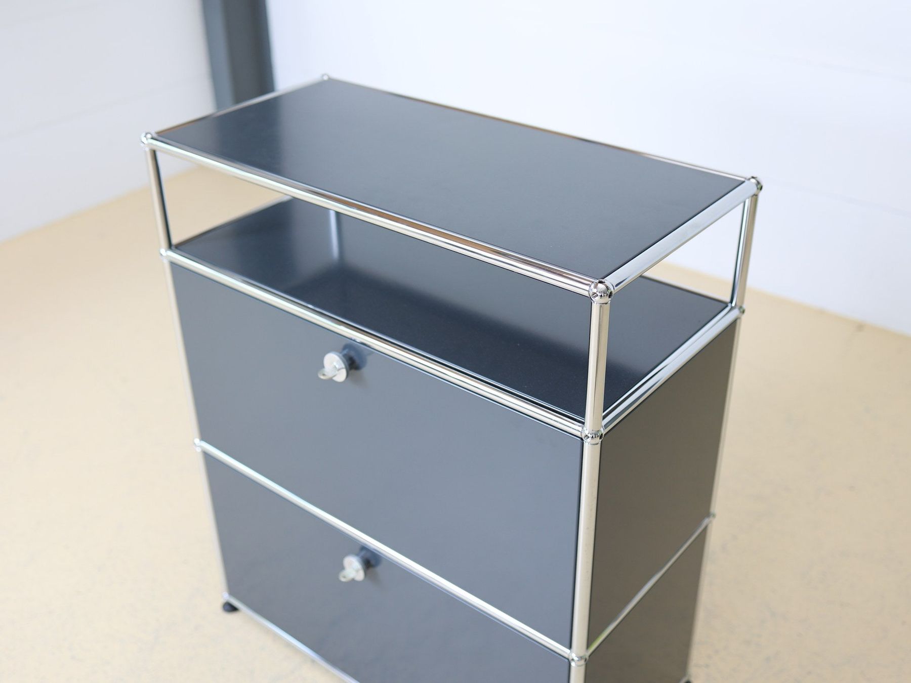 USM Scaffali: USM Haller Sideboard | Anthrazitgrau 1x3 | Neuwertig – Usato da Meinisberg venduto da atelier_TILIJA 6