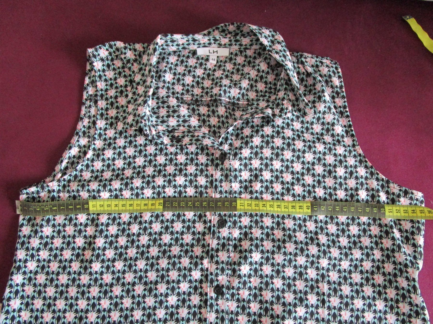 Lotti di vestiti: Hose von Cartoon und Bluse – Usato da Birmenstorf AG venduto da Edelweiss25 5