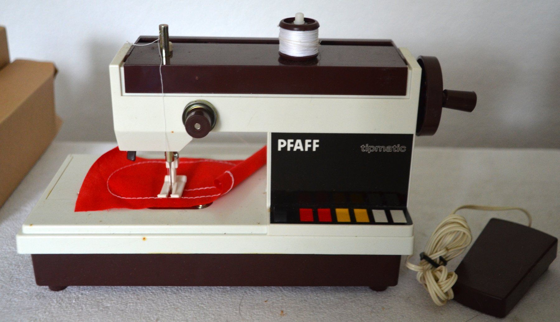 Giocattoli: Pfaff Tipmatic  Mini Nähmaschine  /  Machine à coudre – Usato da Collonges venduto da arashee 1