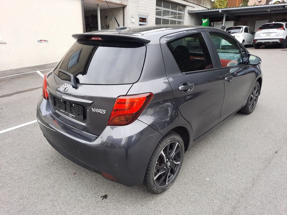 Toyota Automobili: Toyota Yaris 1.33 mit erst 28100 Kilometer – Usato da Gossau SG venduto da Kalaluma 9