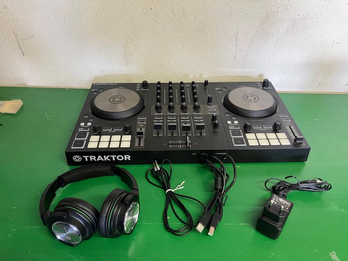 Console di mixaggio: Native Instruments Traktor Kontrol S3+Traktor Pro 4, Garanti – Usato da Wil SG venduto da Hellonaomi