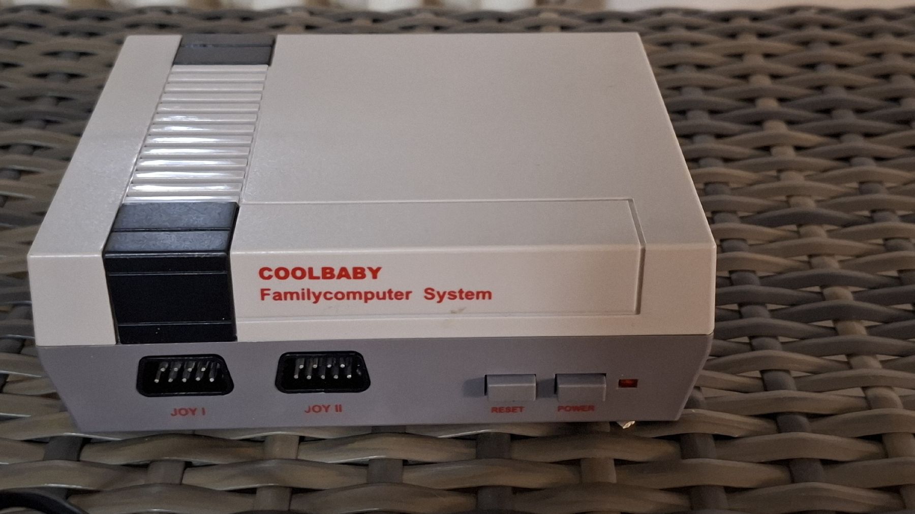 Console: Console de jeux COOLBABY Familycomputer System gris – Nuovo e nell'imballaggio originale da Meyrin venduto da Maribel81