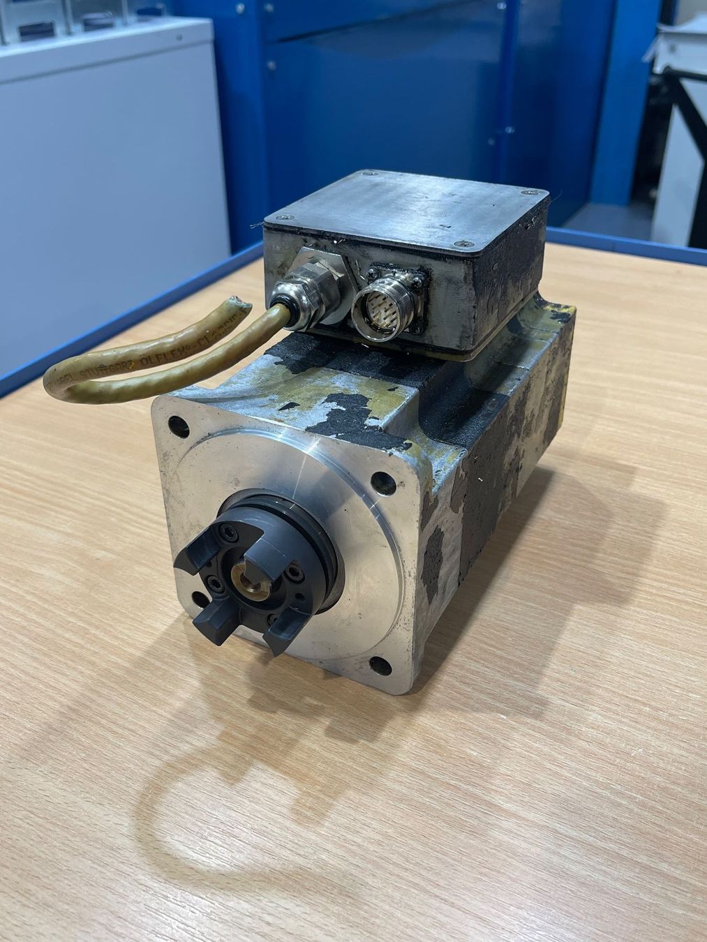 Motoren: BALDOR BSM90A Brushless AC Servo Motor – Gebraucht aus Titterten von WalliserEngineering