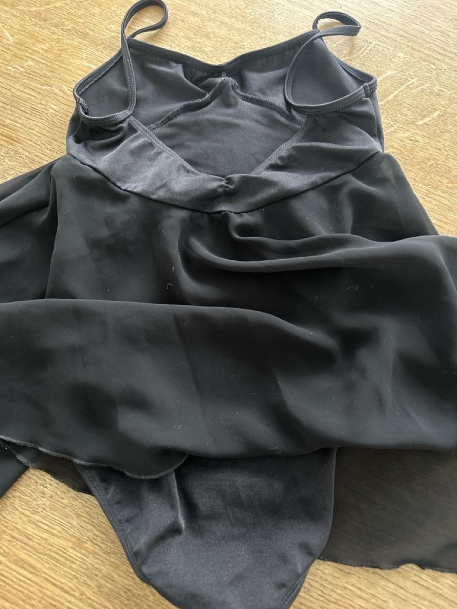 Scarpe, pantaloni & magliette da ginnastica: Kinder Tanzdresslein – Usato da Wichtrach venduto da henzmann1 2