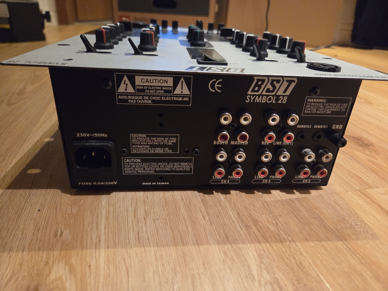 Mischpulte: DJ Mischpult BST Symbol 28 – Gebraucht aus Dettighofen von md9560i 2
