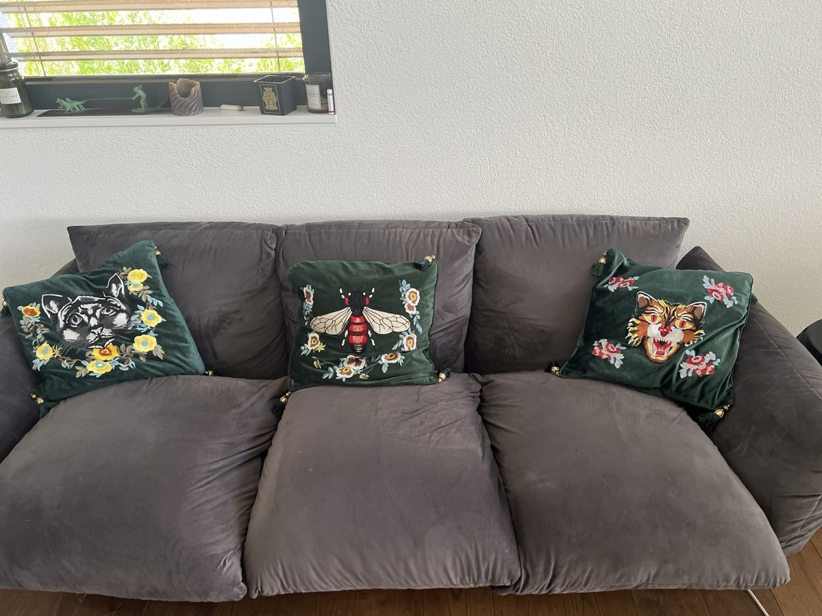 Divani: 3er Sofa Samt guter Zustand – Usato da Bergdietikon venduto da nat_tv2n 1