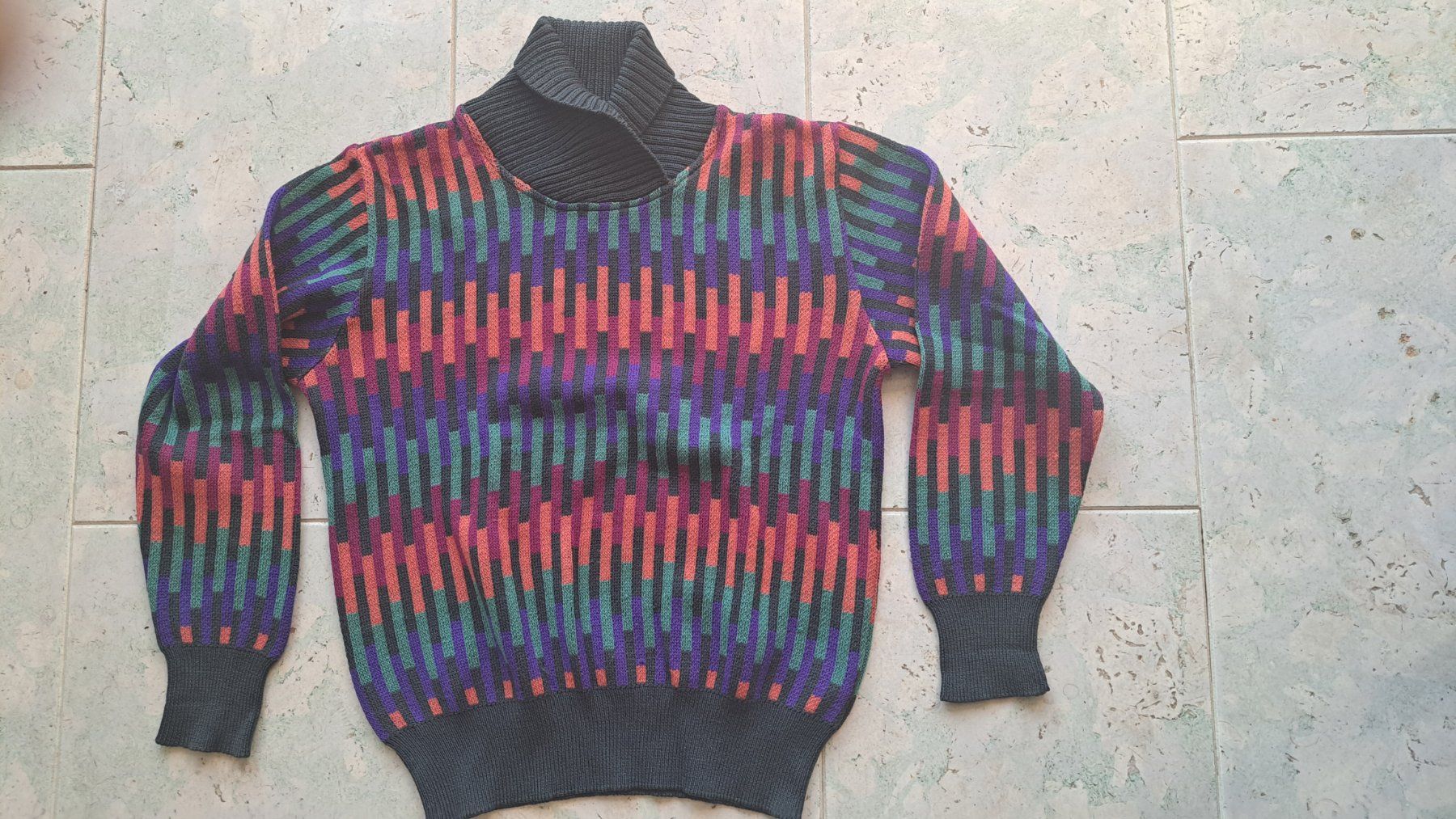 Missoni Pullover & Sweatshirts: Schöner Missoni Sport Pullover – Gebraucht aus Pfäffikon ZH von Valsangiaccomo
