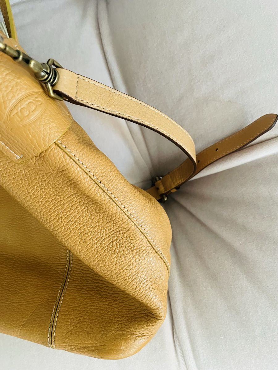 Tod'S Taschen für Damen: TOD’S LEDERSHOPPER, Camel – Gebraucht aus Tägerwilen von CarolinaHerrera 1