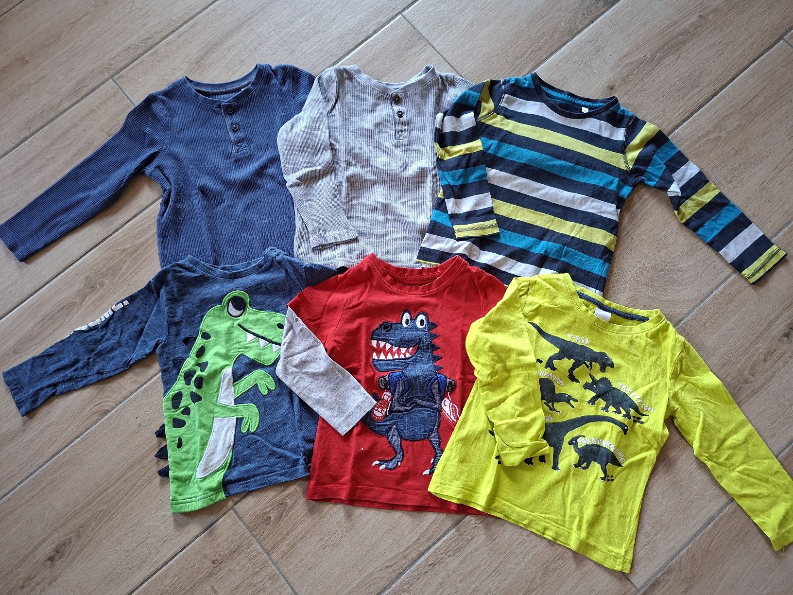 Lotti & Set di vestiti: Kleiderpaket Junge Gr.104 – Usato da Schüpfheim venduto da lin_p7wr 1