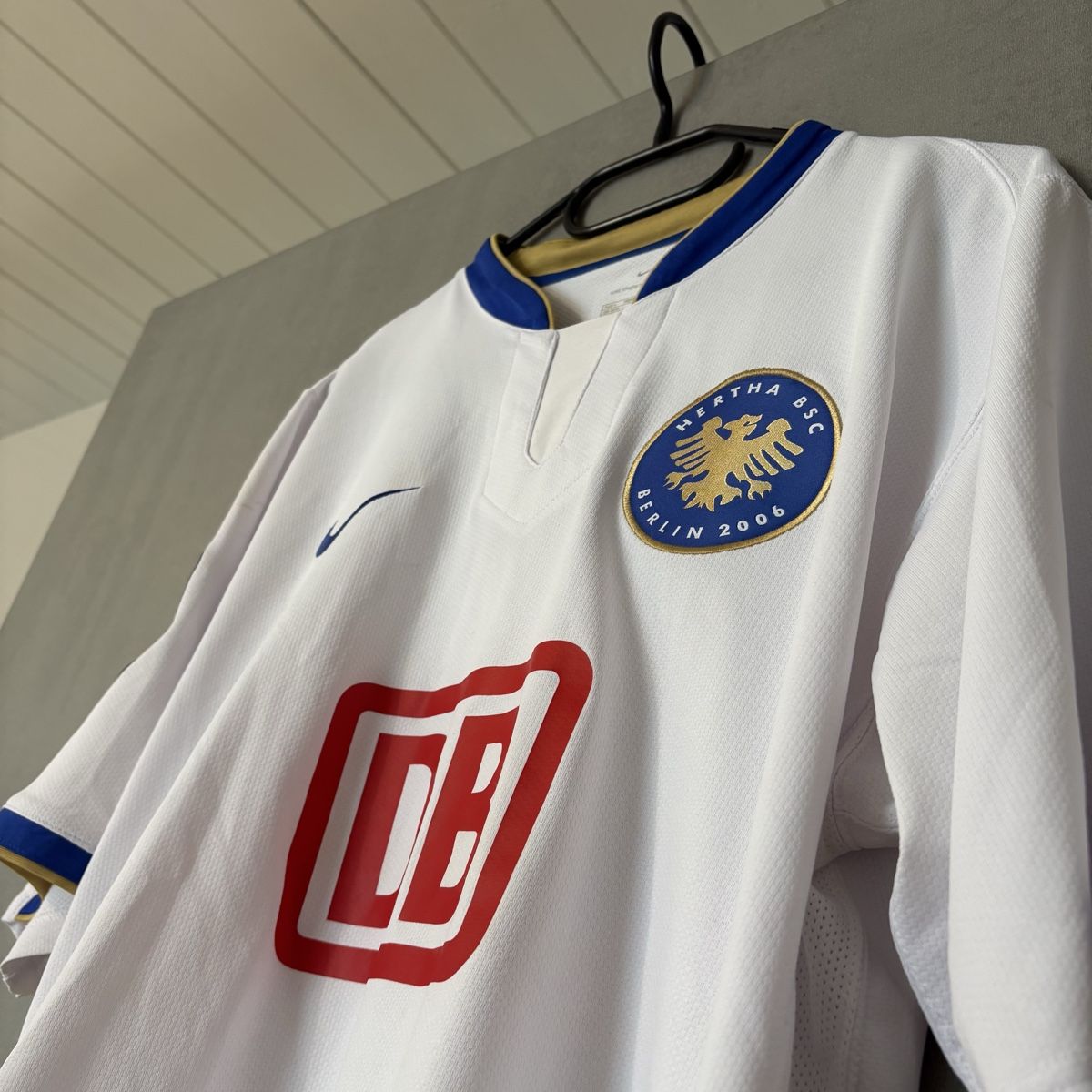 Nike Canottiere & Pantaloni: Hertha Bsc Trikot Nike Jubiläum 2006 – Usato da Winterthur venduto da LaBodega 5
