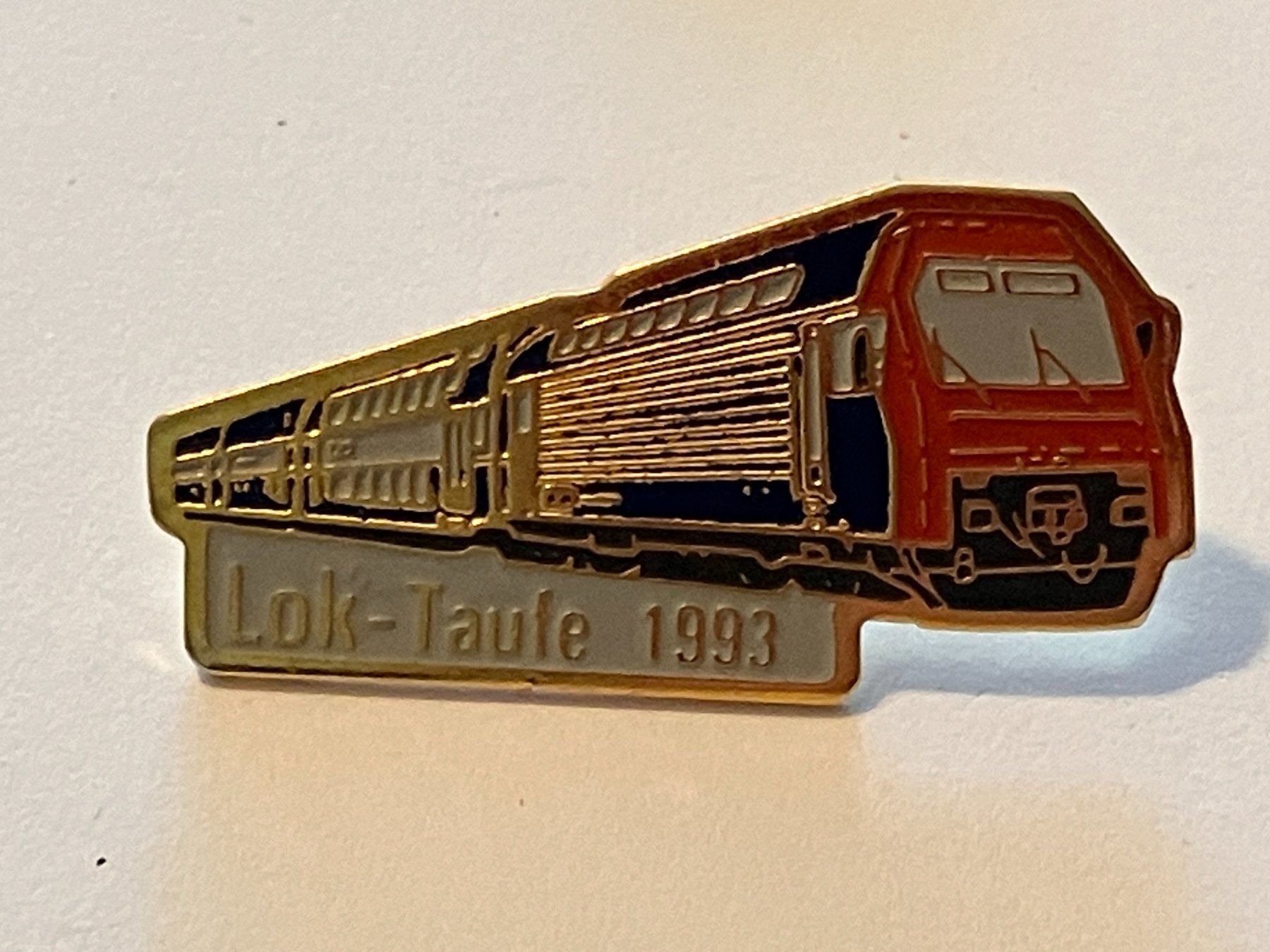 Plaketten & Abzeichen: 1 Pin Lok Taufe 1993 – Gebraucht aus Basel von djwwpp