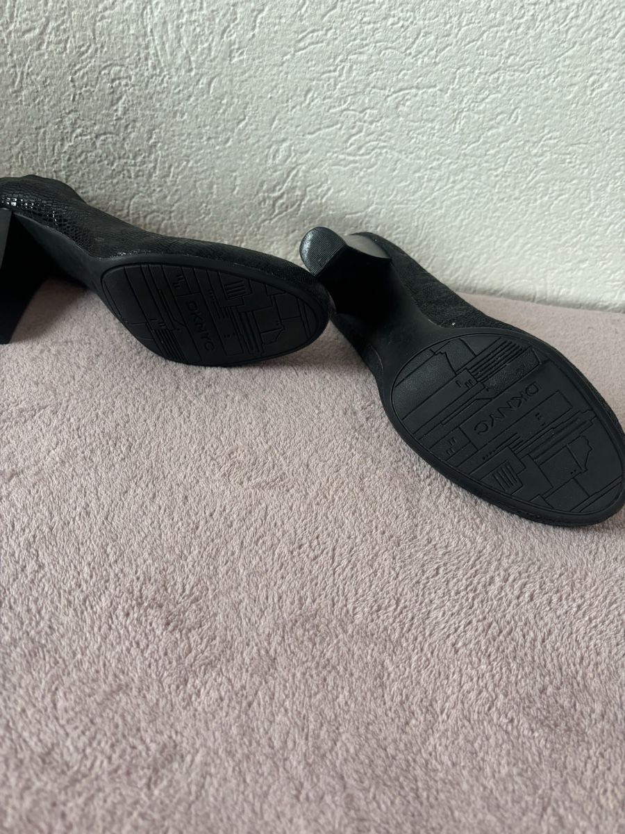 DKNY Damenschuhe: Elegante DKNY Pumps Gr.40,5 schwarz – Gebraucht aus Jonen von nomzeif 3