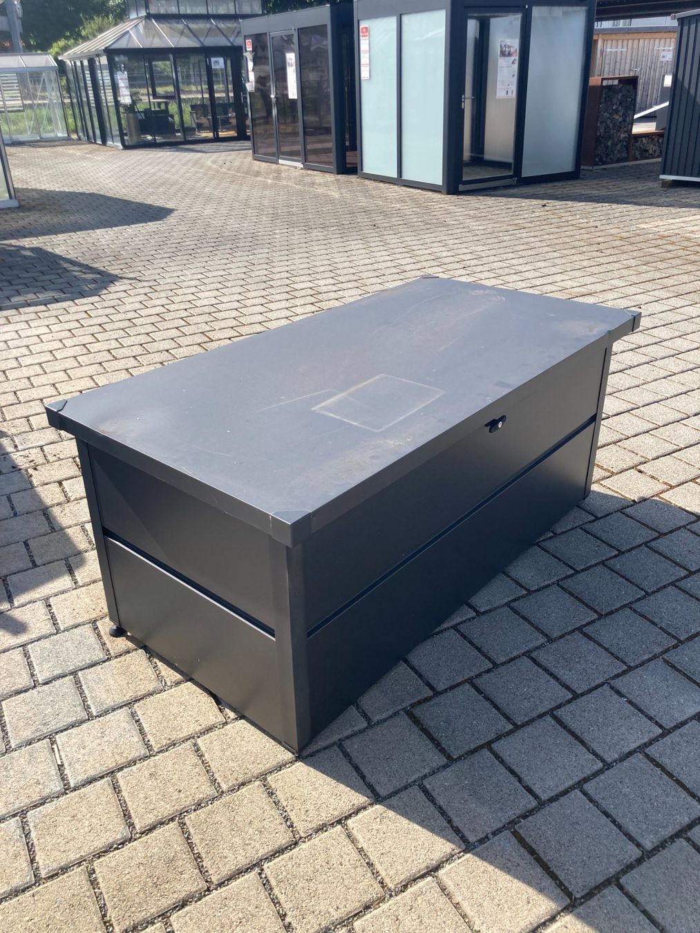 Auflagenboxen: Gartenkiste Metall anthrazit – Gebraucht aus Gontenschwil von colibri24. 1