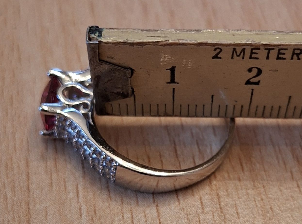 Anelli: Schöner Finger-Ring (Modeschmuck) mit rotem Stein. – Usato da Bern venduto da chuderluri01 3