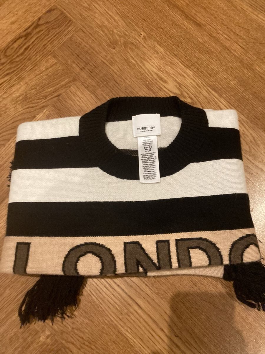 Burberry Foulard & Sciarpe: Burberry Schal/Pullover – Nuovo (secondo la descrizione) da Thalwil venduto da reb_8qv9 6